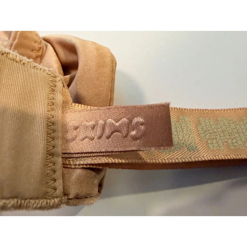 SKIMS Fits Everybody T-Shirt Bra Nude Tan Wireless Molded‎ Cup 38B - Picture 5 of 9